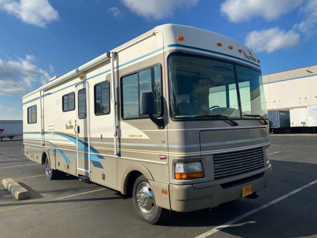 2000 Fleetwood Fleetwood Bounder Class A RV