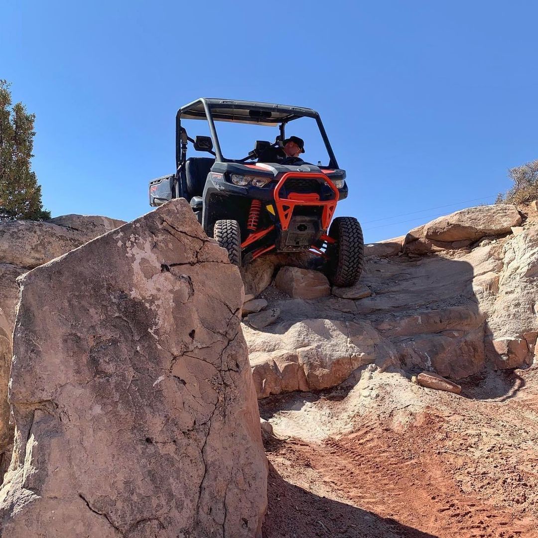 utv going rock crawling