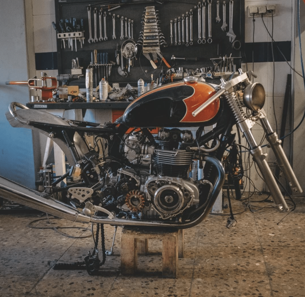 Custom motorcycle from @tamaritmotorcycles on Instagram