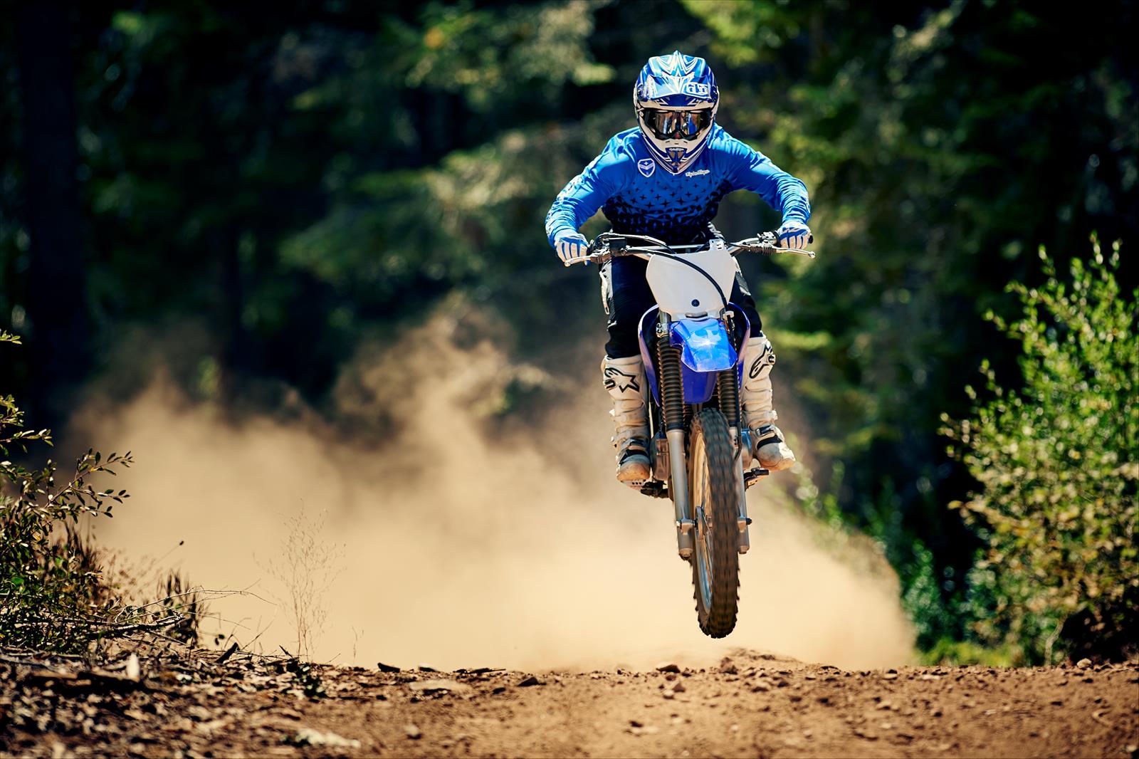 yamaha dirt bike on trail