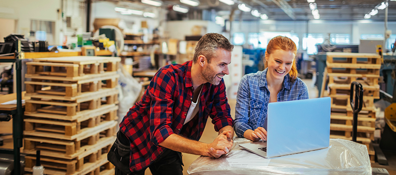 two business shippers comparing LTL vs FTL shipping services